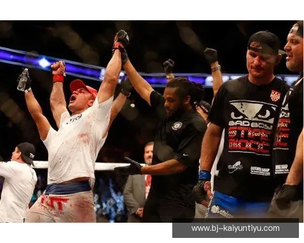 54 秒闪电终结！里纳特 TKO 传奇古斯塔夫森震撼八角笼